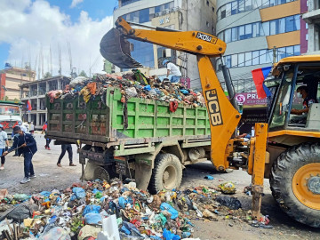 उपत्यकामा थुप्रिएको फोहर उठ्न थाल्यो